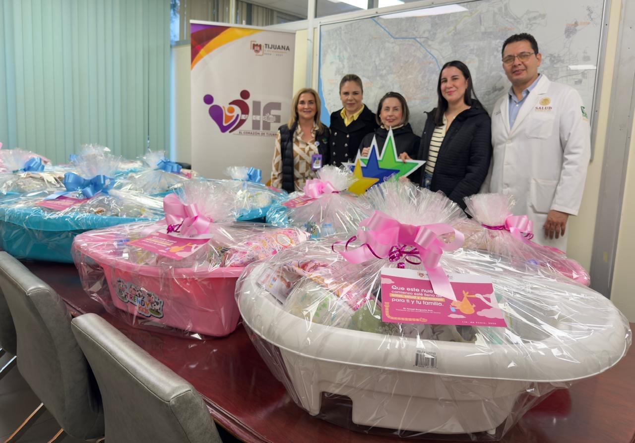 Entrega Ayuntamiento de Tijuana canastas con enseres esenciales para recién nacidos en el Hospital General