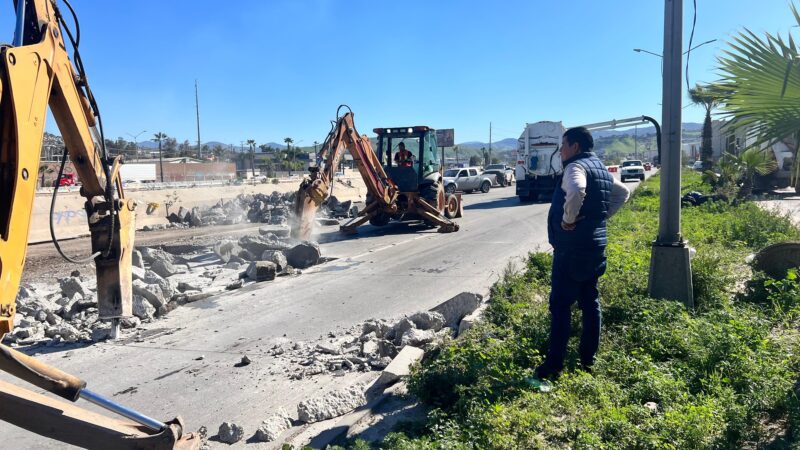 Recomienda Ayuntamiento de Tijuana utilizar bulevar Insurgentes por reparación de socavón en Vía Rápida Poniente