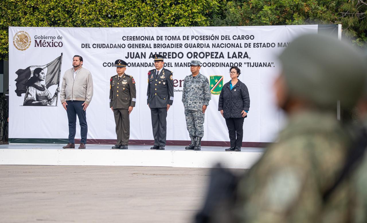 Asiste Ismael Burgueño a la ceremonia de toma de posesión y protesta de bandera del comandante del Mando Coordinador ‘Tijuana’ de la Guardia Nacional