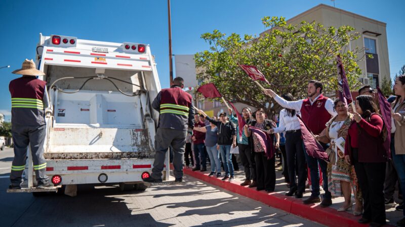 Da Ismael Burgueño banderazo de arranque a seis nuevas rutas de recolección de basura en Fraccionamiento Hacienda Los Laureles