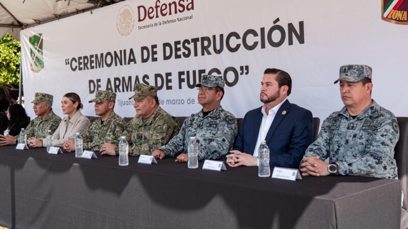 Asiste Ismael Burgueño a ceremonia de destrucción de armas de fuego en las instalaciones del Cuartel Morelos