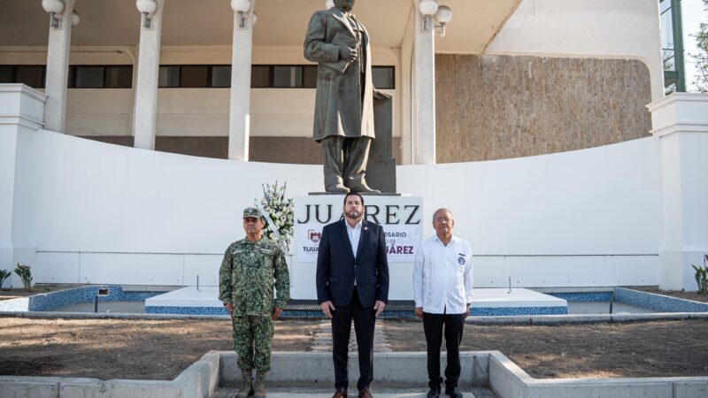Encabeza presidente municipal Ismael Burgueño la ceremonia conmemorativa del 220 Aniversario del natalicio de Benito Juárez García