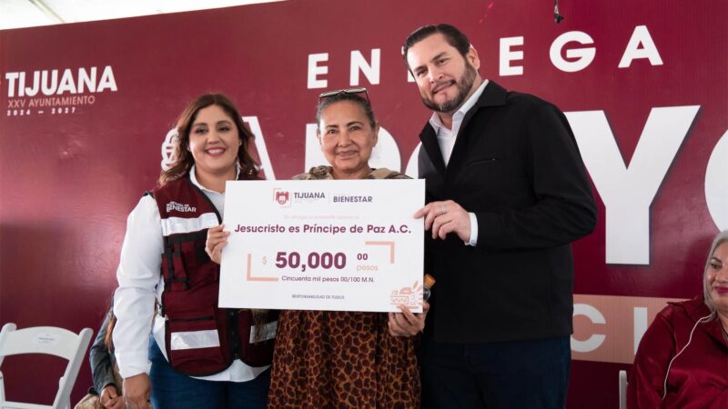 Burgueño entrega apoyos y refuerza agenda social en Tijuana
