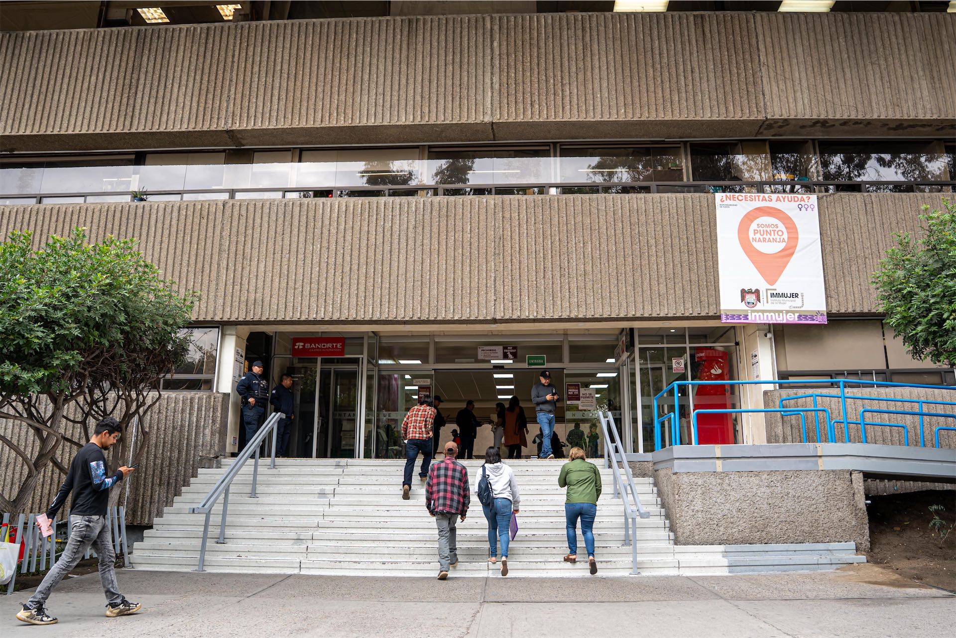 Tijuana pausa trámites, mantiene servicios esenciales activos