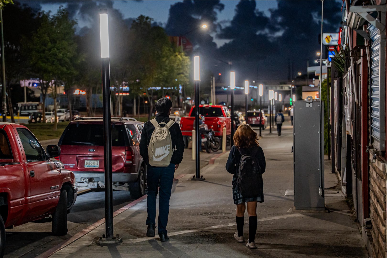 Más luz y menos miedo en camino escolar de Tijuana