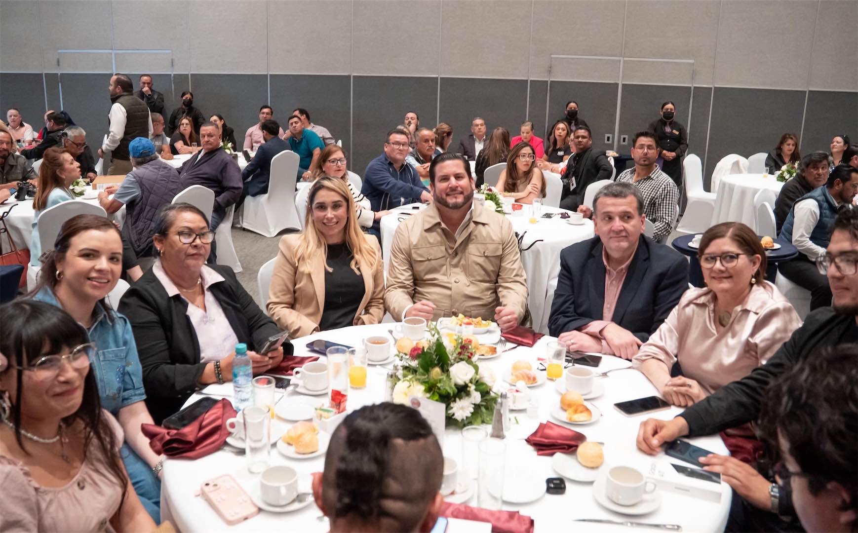 Celebra presidente de Tijuana Ismael Burgueño Ruiz el Día de la Libertad de Expresión con la prensa