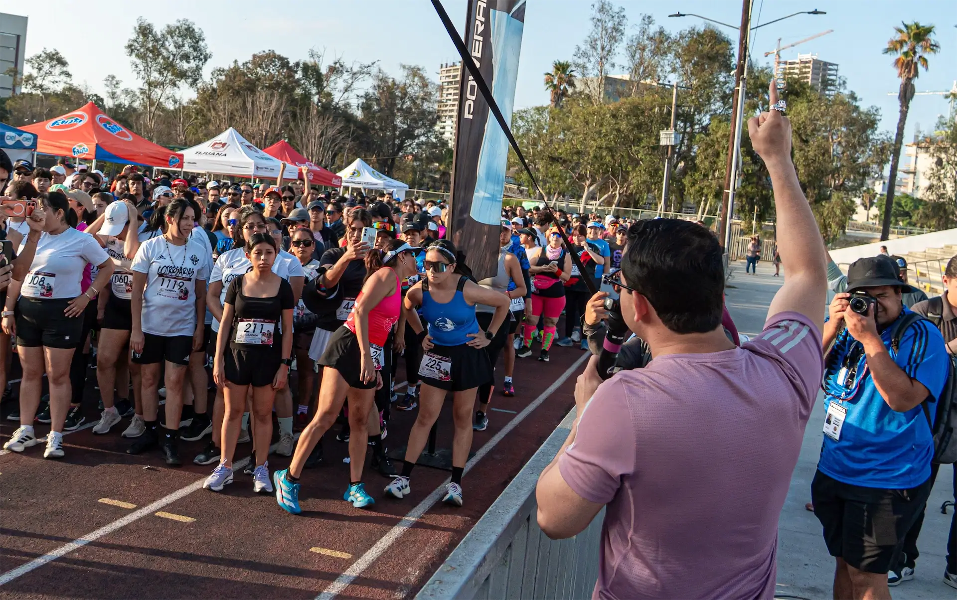Cerca de mil personas participan en carrera 5K para promover la prevención de adicciones en Tijuana