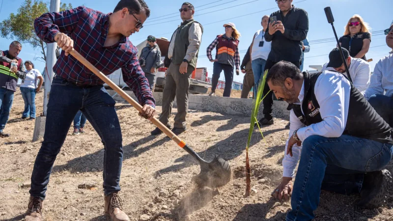 Retiran más de 30 toneladas de azolve en jornada de limpieza en San Antonio de los Buenos