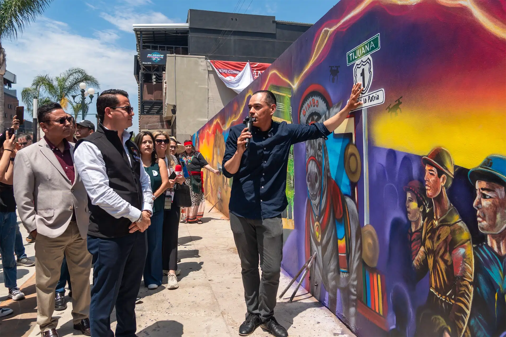Nuevo mural en la Avenida Revolución celebra la historia de Tijuana