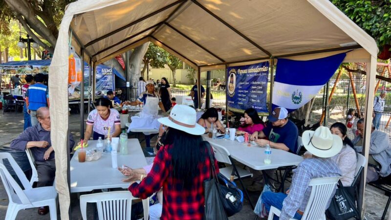 Feria salvadoreña reúne a más de 800 personas en Tijuana
