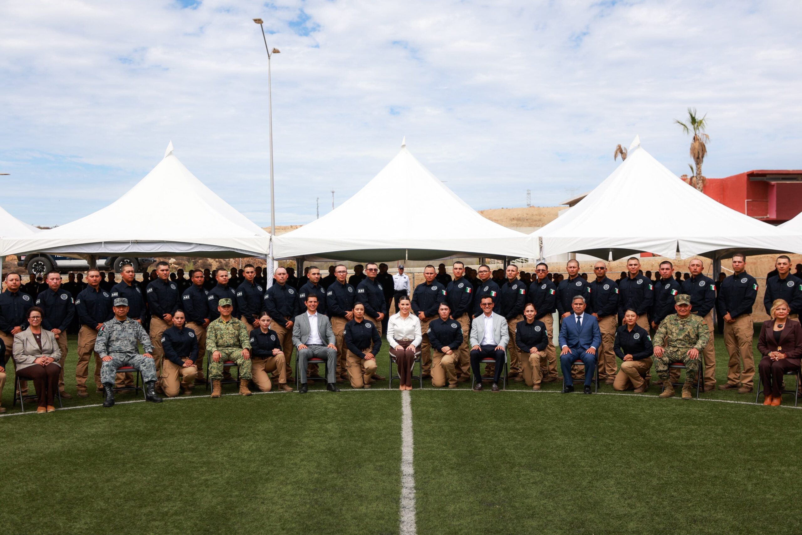 Baja California suma 165 nuevos agentes a sus corporaciones de seguridad